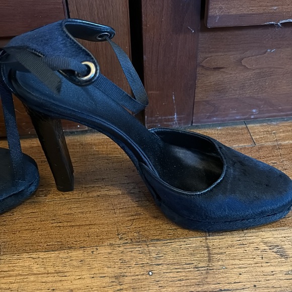 Gucci (Tom Ford era) velvet pumps. 6.5 stunning! - Picture 3 of 12